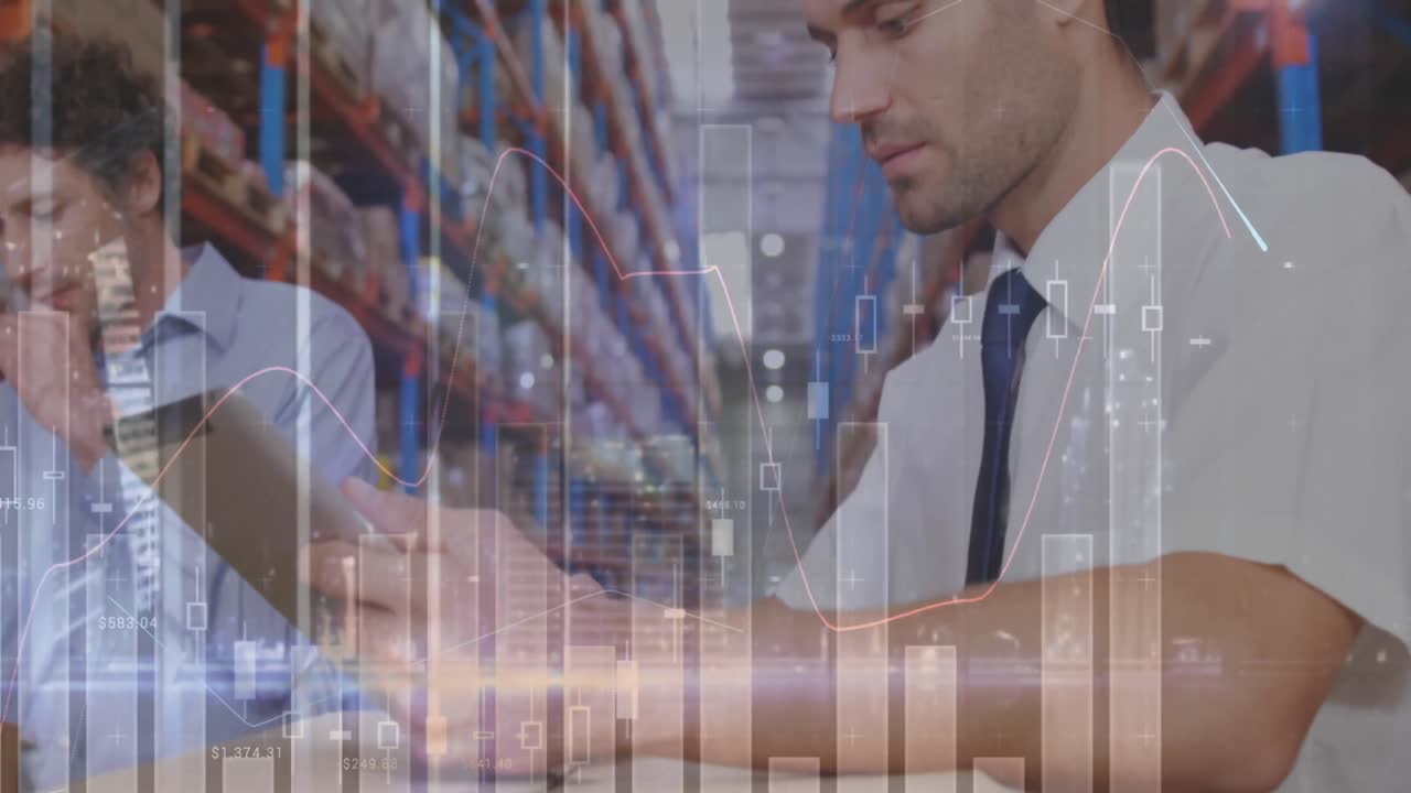 анимация обработки данных над людьми, работающими на складе