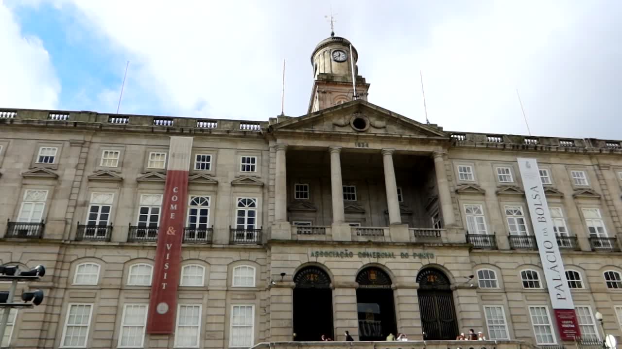 Exterior establishing shot of Palacio da Bolsa in Pra&ccedil;a do Infante dom Henrique