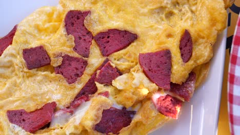 tortilla turca con salchicha picante