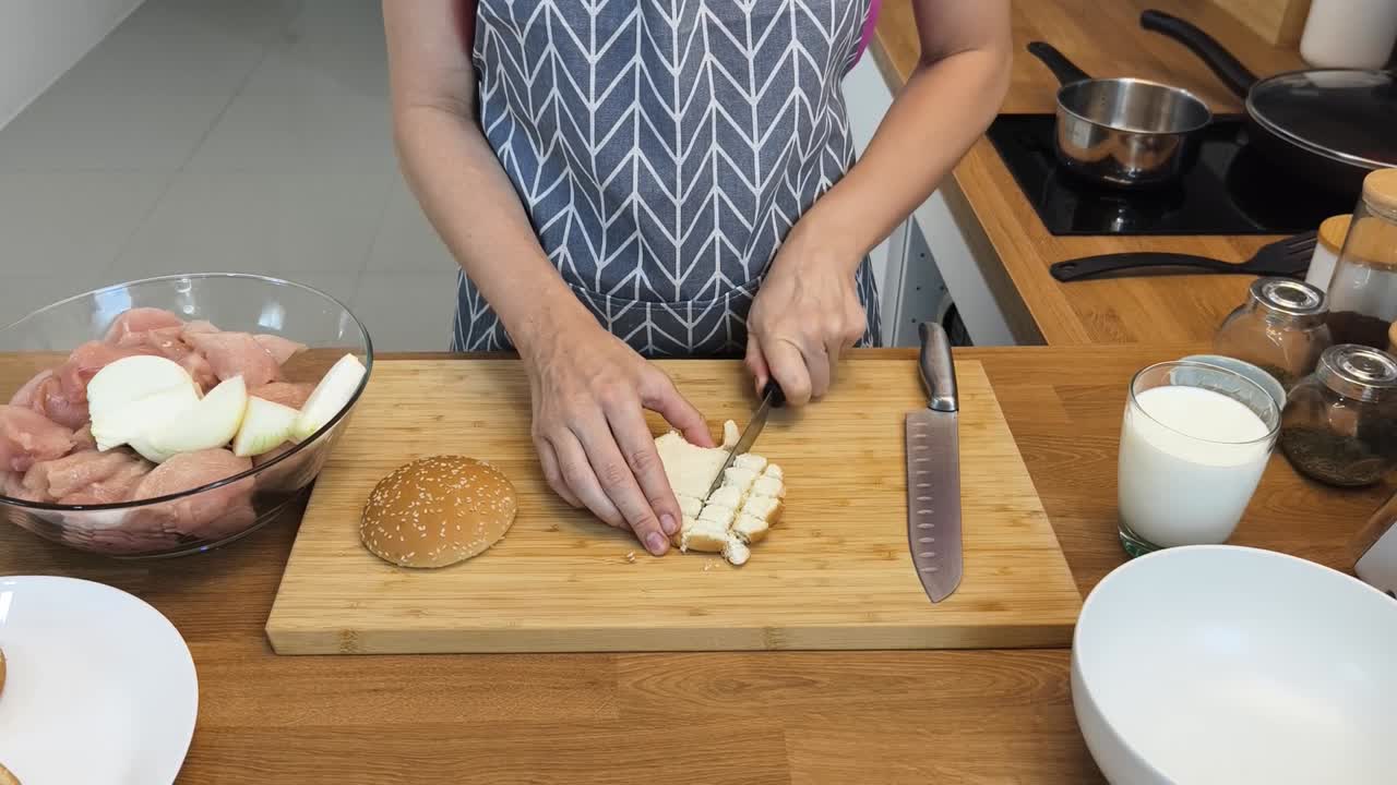 Preparing Chicken Sandwiches