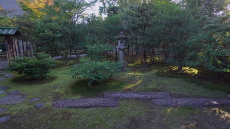 los jardines del templo budista kennin ji en kioto, japón, tienen un diseño muy particular.