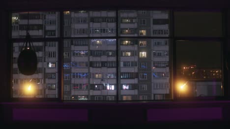 체육관 에서 밤 에 볼 수 있는 풍경