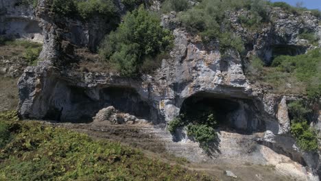 agujeros de casmilo, serra do sicó, vista aérea de portugal