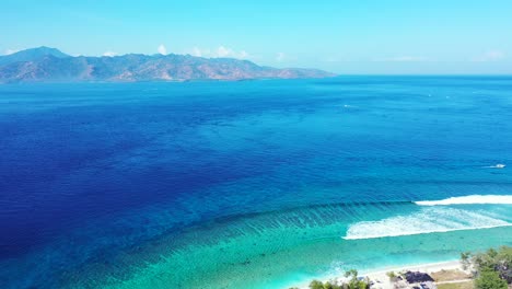 The-vast-expanse-of-bright-blue-waters-of-a-tropical-group-of-paradise-islands