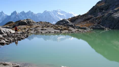 vista del mont blanc desde el lac blanc, en las aiguilles rouge, cerca de chamonix