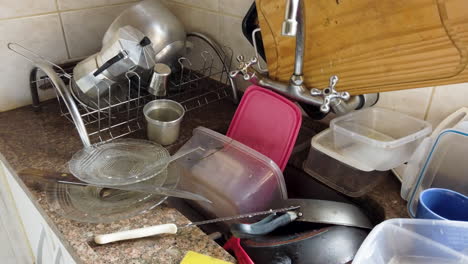 dirty sink. bacteria proliferate easily in dirty dishes