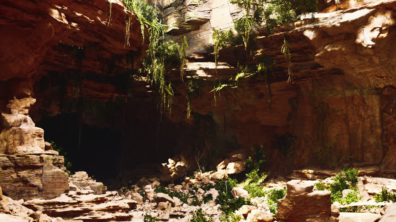gran cueva rocosa de hadas con plantas verdes