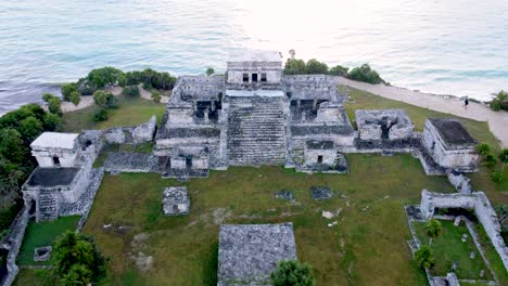 Karibisches-Meer,-Mexikanischer-Strand,-Tulum,-Archäologische-Zone