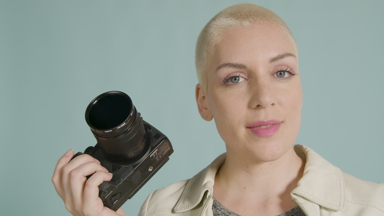 dslr 카메라로 사진 작가 포즈 01