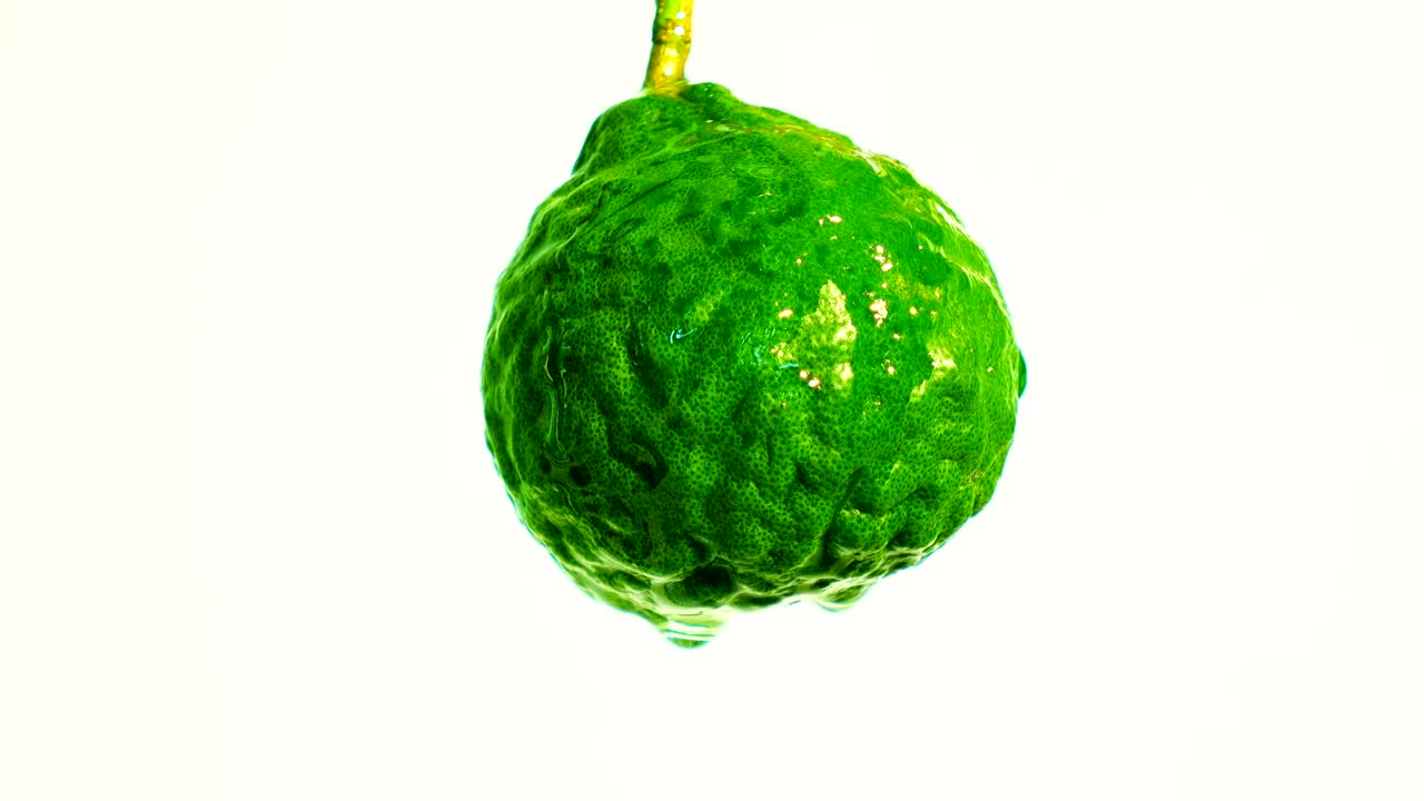 라임에 물이나 기름이 떨어지는 것