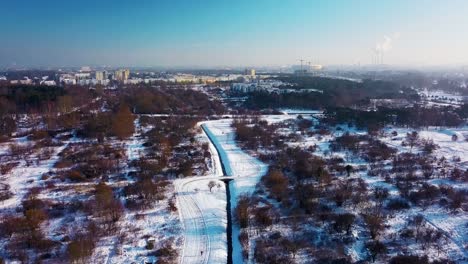 Antena-De-La-Ciudad-De-Gdansk,-Invierno-2018,-Parque-Ronald-Reagan