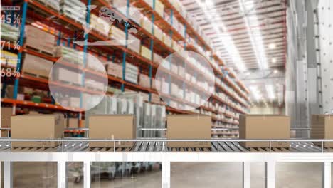 animación del procesamiento de datos y el mapa del mundo sobre cajas en cinta transportadora en el almacén
