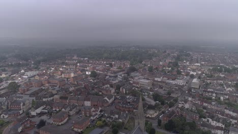 Aerial-pull-back-shot-over-Cricklade,-Swindon