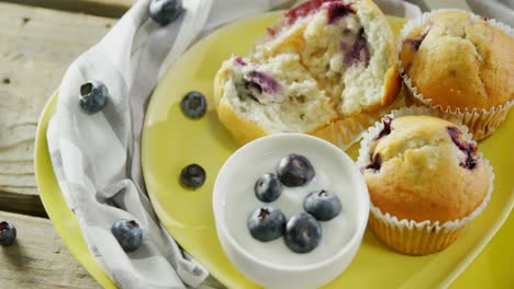 muffins and yogurt on plate 4k