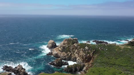 白天太平洋的藍色海景,來自美國加州的big sur