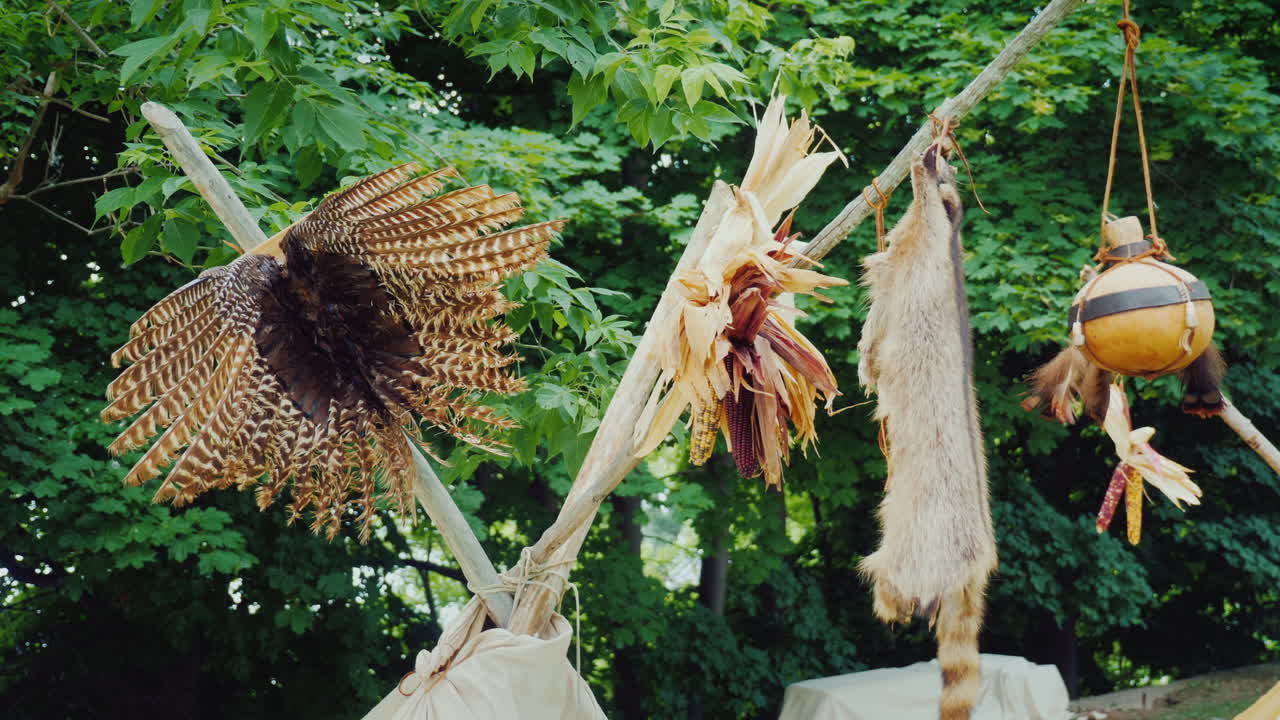 joyería de plumas vajilla tradicional wigwam - el hogar tradicional de los indios