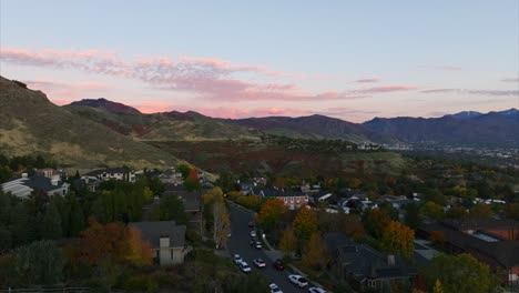 Salt-Lake-City-With-Autumnal-Trees-And-Pink-Sunset-Clouds-On-Horizon