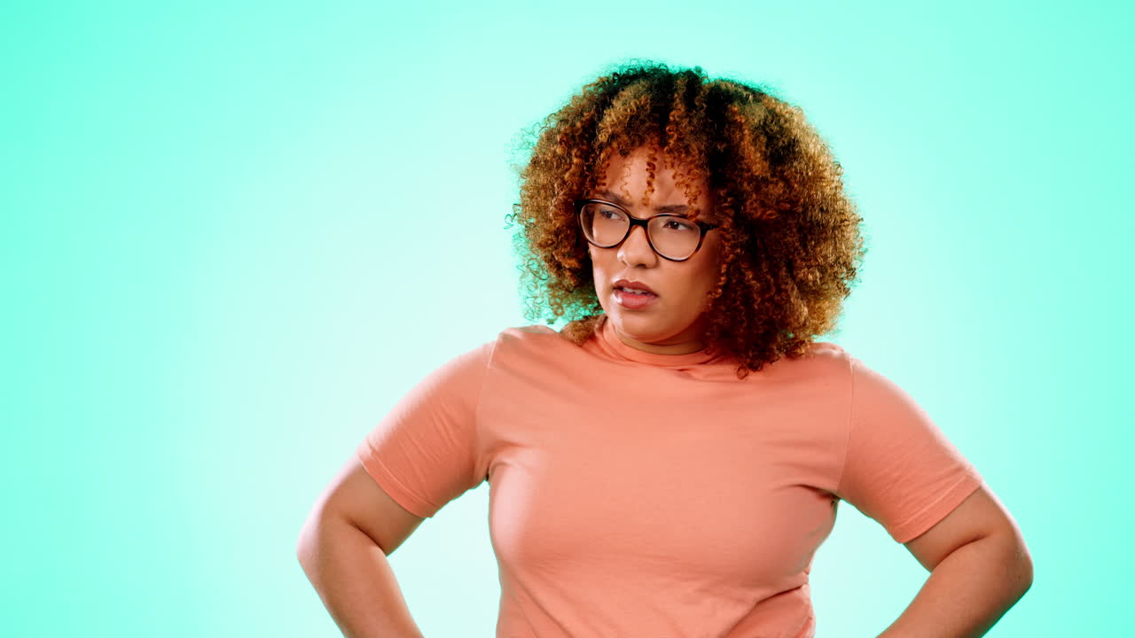 confundido, idea y problema con la mujer negra