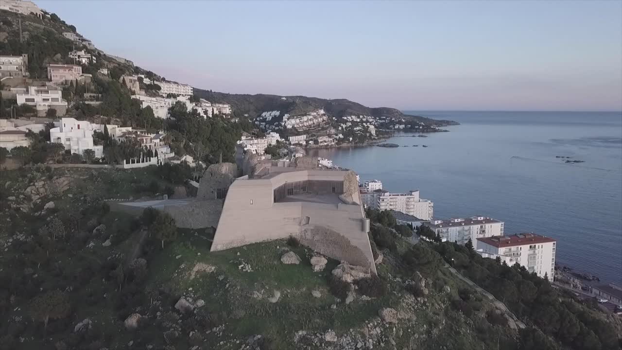 "Roses Costa Brava: Coastal Splendor Unveiled