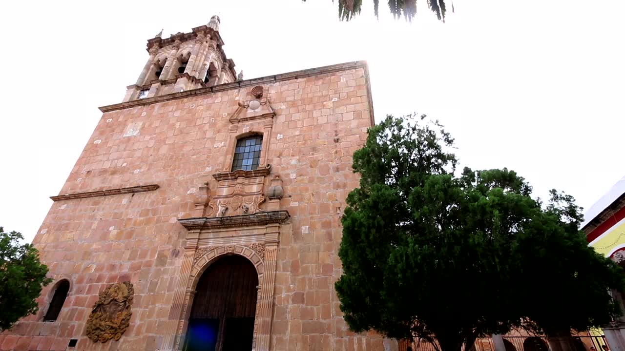 antigua iglesia del pueblo mexicano en zacatecas