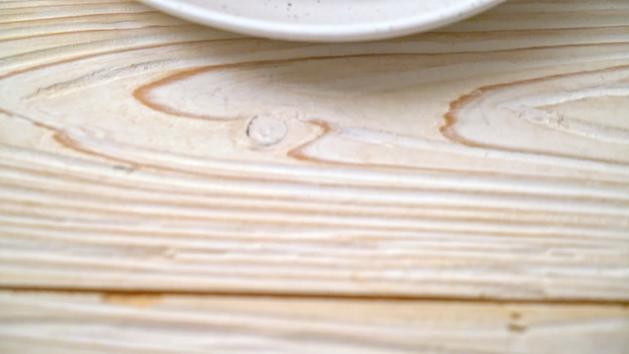 costillas de cerdo al horno con salsa y arroz