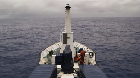 vista épica del océano desde el barco llamado claymore ii