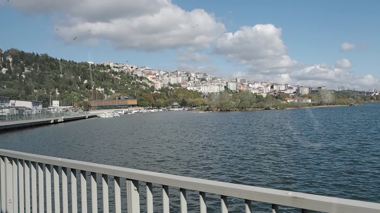 Vista del fiume di Istanbul dal ponte