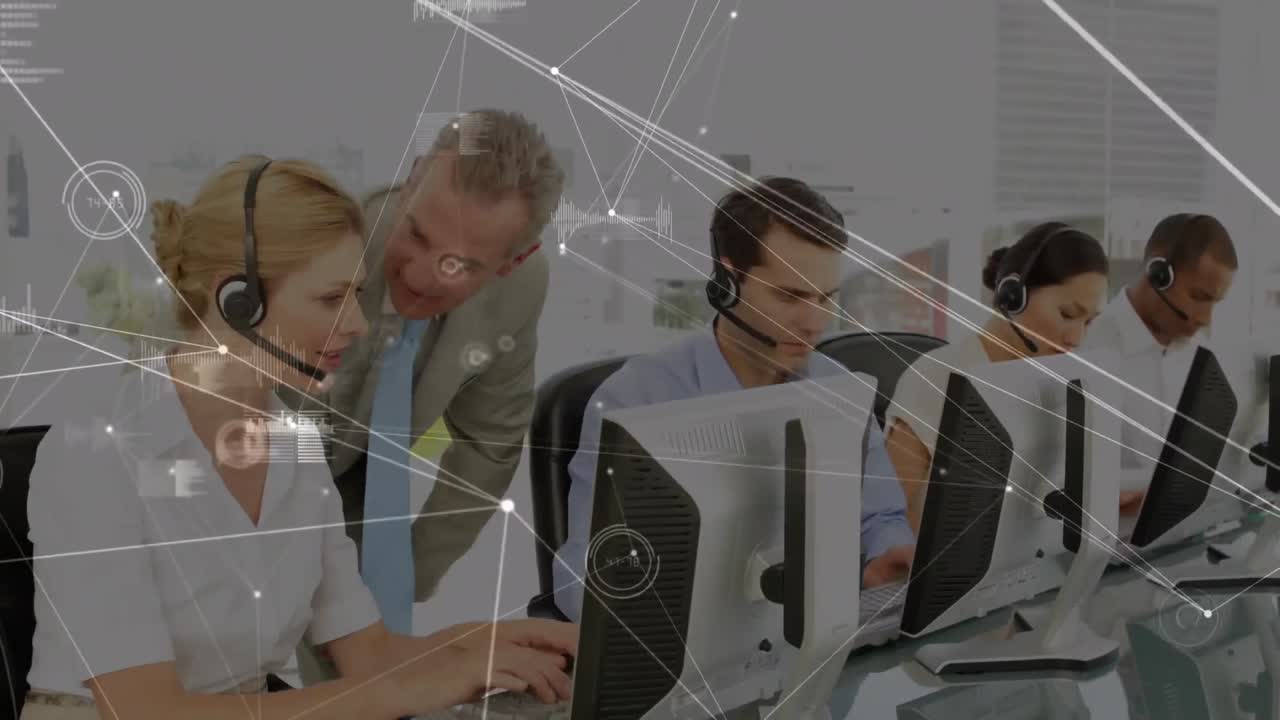 사무실에서 다양한 사업가들과의 아이콘과의 연결 네트워크의 애니메이션