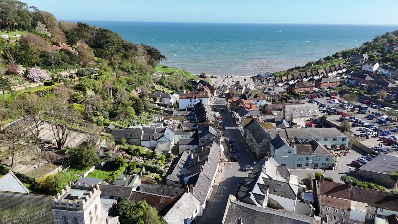 Hyggelig Beer Devon landsbycentrum, hovedgade, luftfoto fra drone.