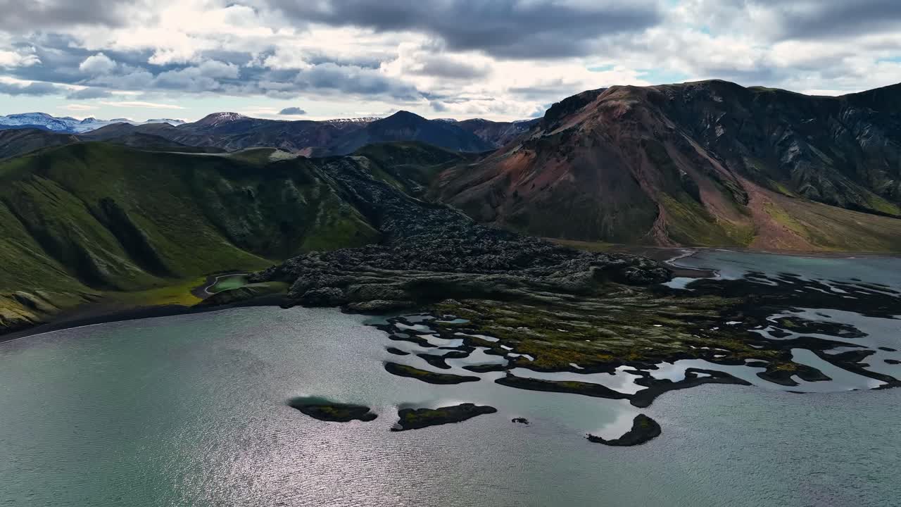 Stunning Mountain and Lake Landscape