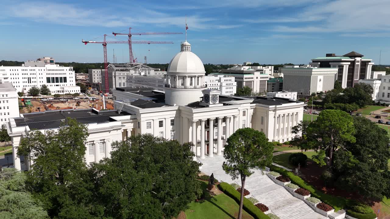Stunning 4K drone footage of Alabama State Capitol in Montgomery, showcasing its historic architecture. Perfect for history, travel, or political projects