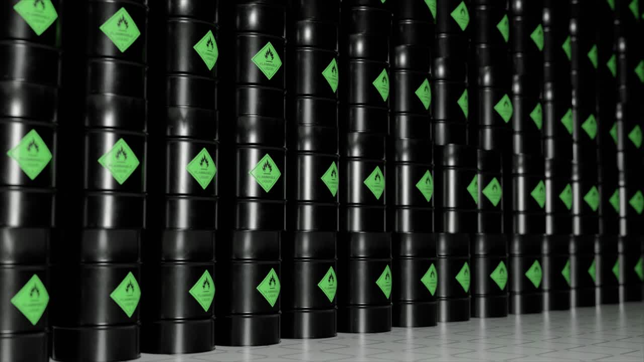 쳐진 위험한 화학물질 배럴