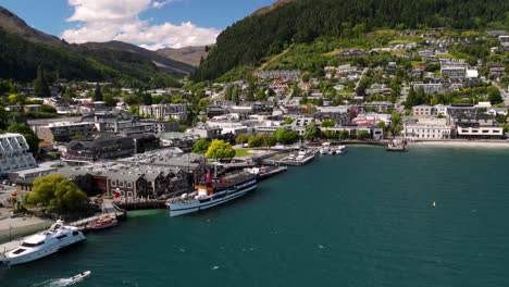 TSS-Earnslaw-Historisches-Kohlebefeuertes-Dampfschiff-Im-Hafen-Von-Queenstown