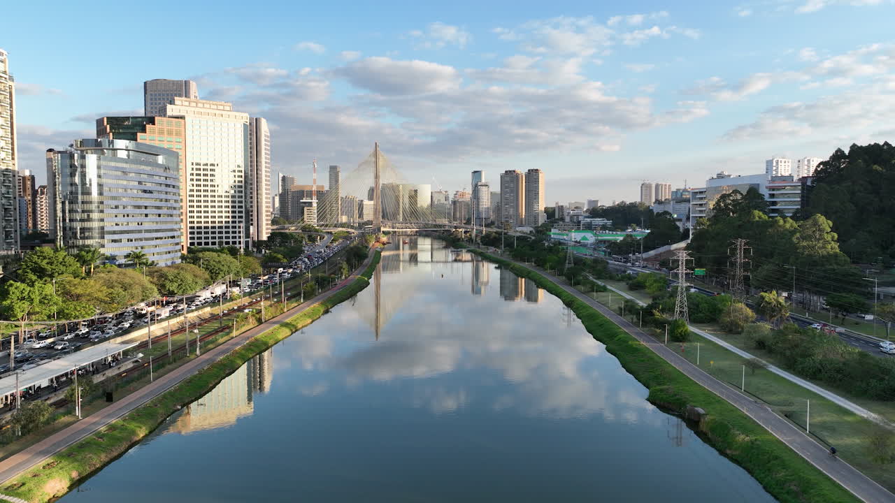 브라질 사오파울로 시내 에 있는 케이블 다리