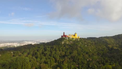 palacio de la pena desde el aire, portugal