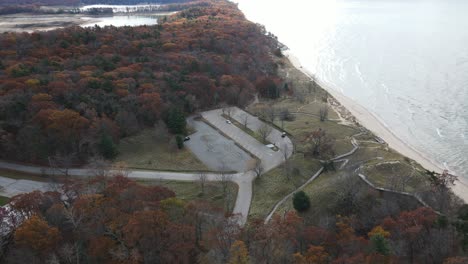 Parque-Kruse-En-Muskegon,-Mi-Visto-Desde-El-Aire-A-Fines-Del-Otoño