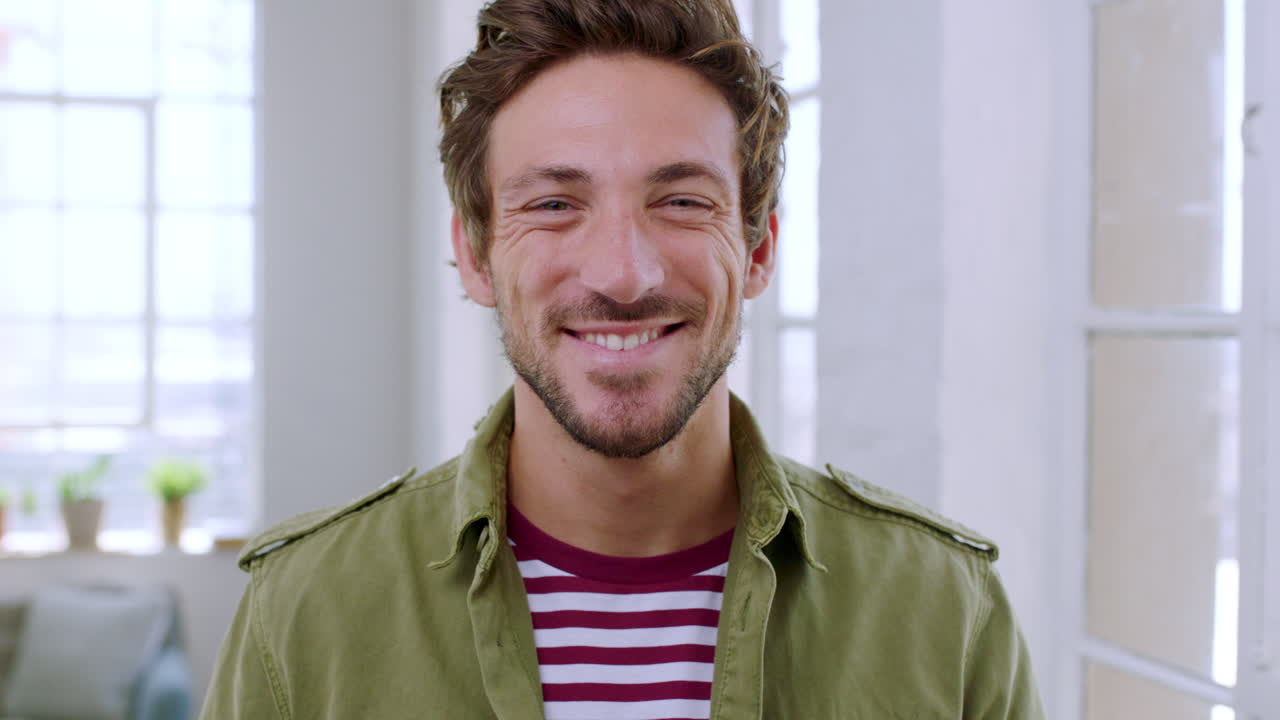 얼굴, 행복하고 그의 집에서 남자와 마음가짐