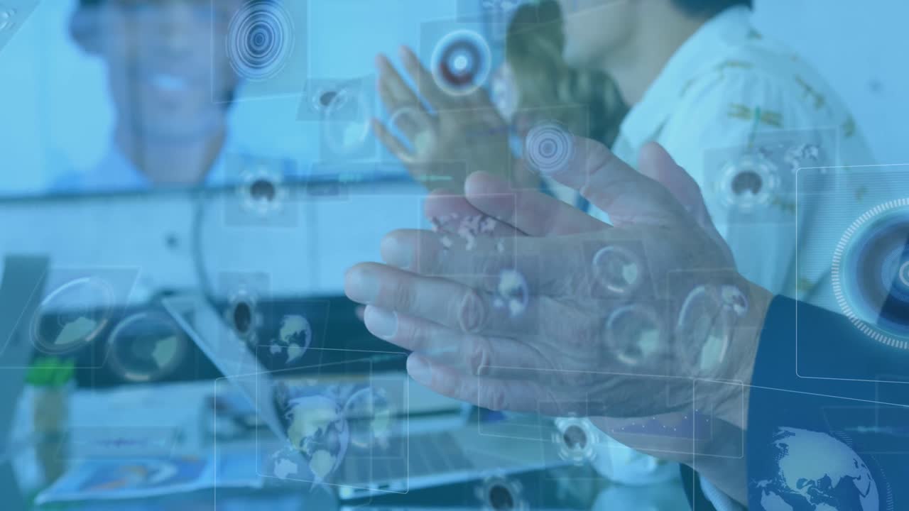 디지털 스크린에서 다양한 데이터의 애니메이션 사업가들이 손을 박고 있습니다.