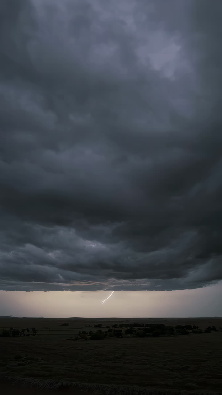 Stormfuld nat landskab