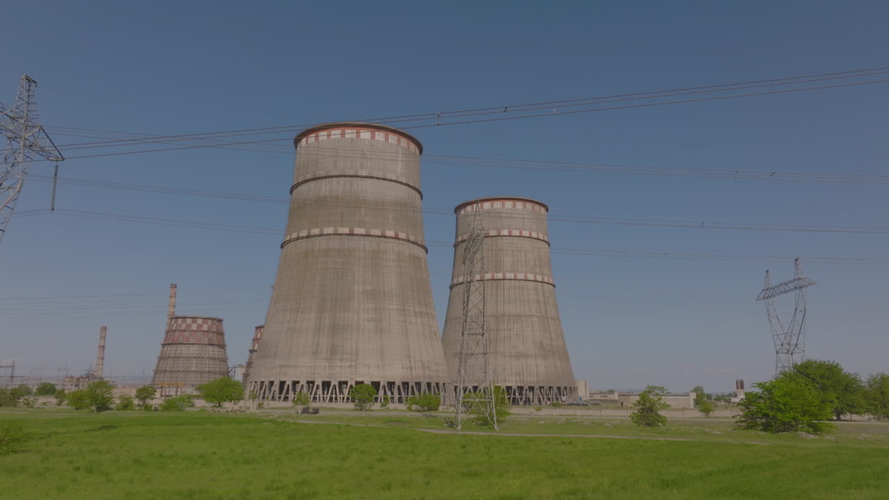 tiro de una gran chimenea en el centro de los angeles, georgia, estados unidos