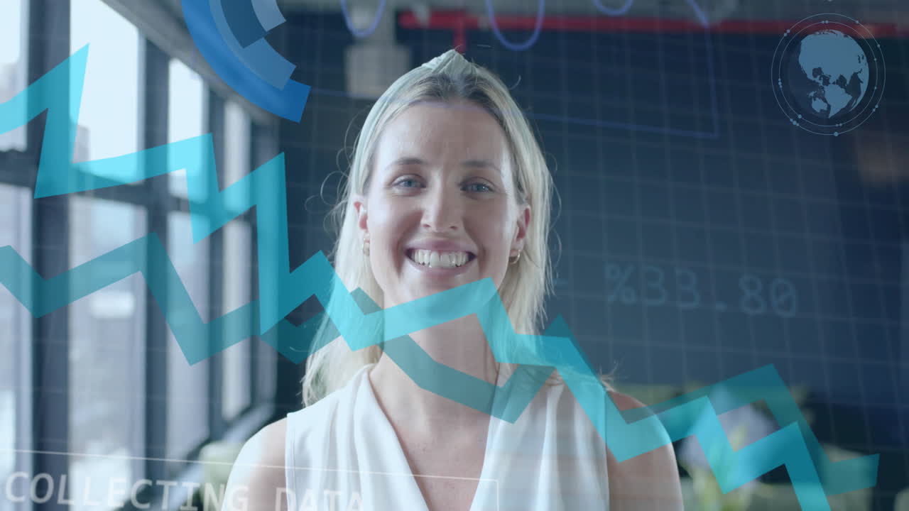 animación del procesamiento de datos financieros sobre una mujer de negocios caucásica en el cargo