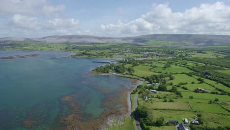 stunning costal drive along the atlantic way near doolin