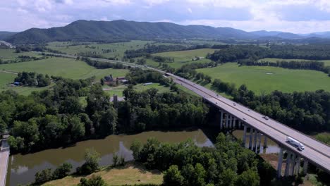 Der-Neue-Fluss-Bei-Jackson-Ferry-Shot-Tower-Virginia