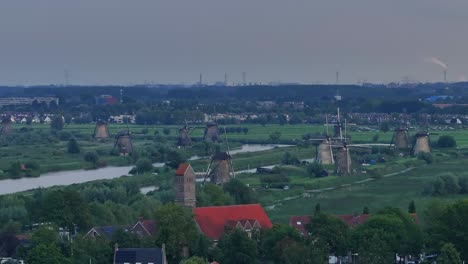 Kinderdijk,-Pueblo-En-La-Provincia-De-Holanda-Meridional-De-Holanda-Y-Sus-Molinos-De-Viento-Del-Siglo-XVIII.