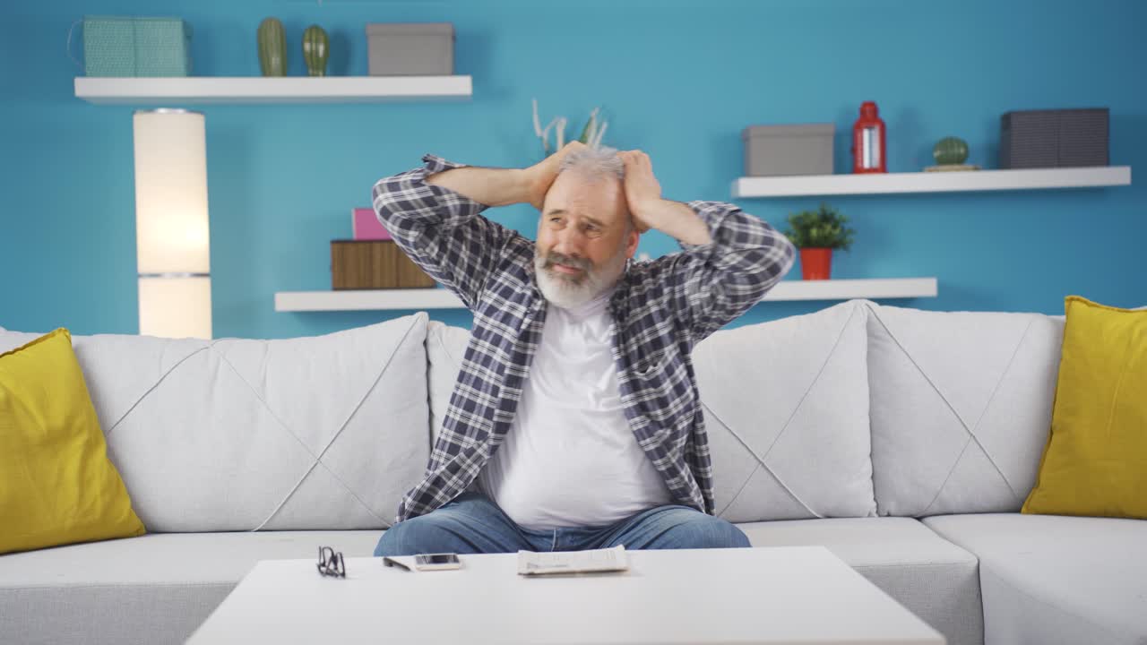 신경 ⁇ 약을  ⁇ 고 있는 사람은 화가 나고 기분이 좋지 않습니다.