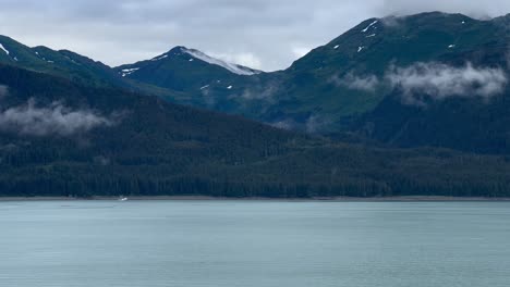 The-rugged-Alaskan-coastline-as-seen-from-a-passing-ship