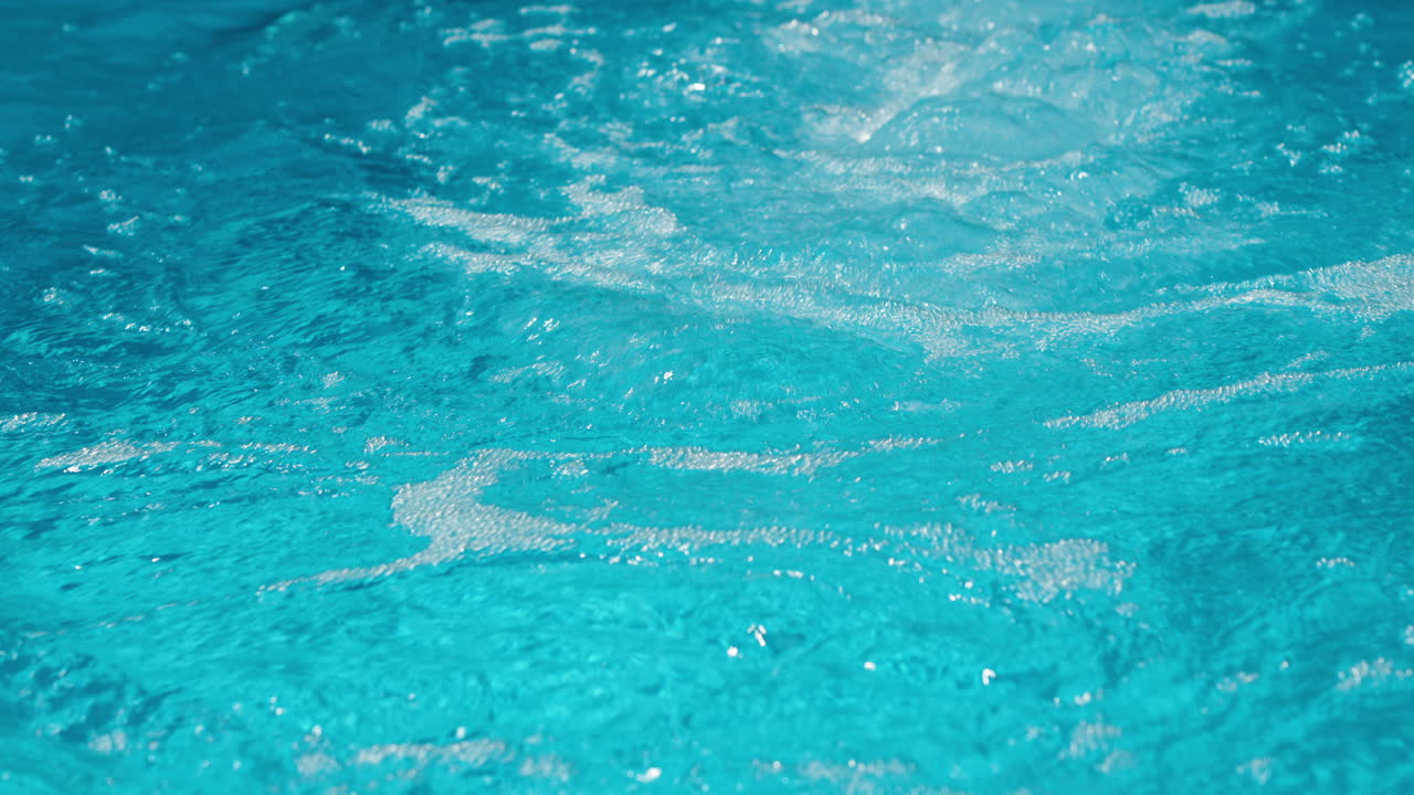 Permukaan air kolam air panas