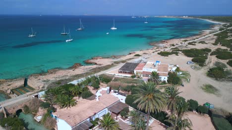 Casa-Con-Jardín-En-El-Río-Junto-Al-Mar-Carian