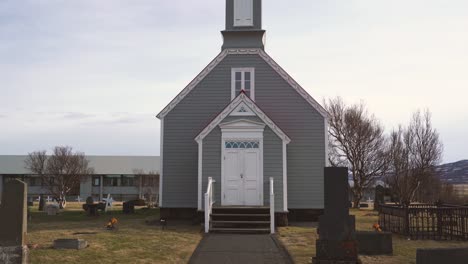 Alte-Isländische-Kirche-Aus-Verschiedenen-Blickwinkeln