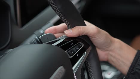 interior de coche moderno, volante de coche, maxus d90